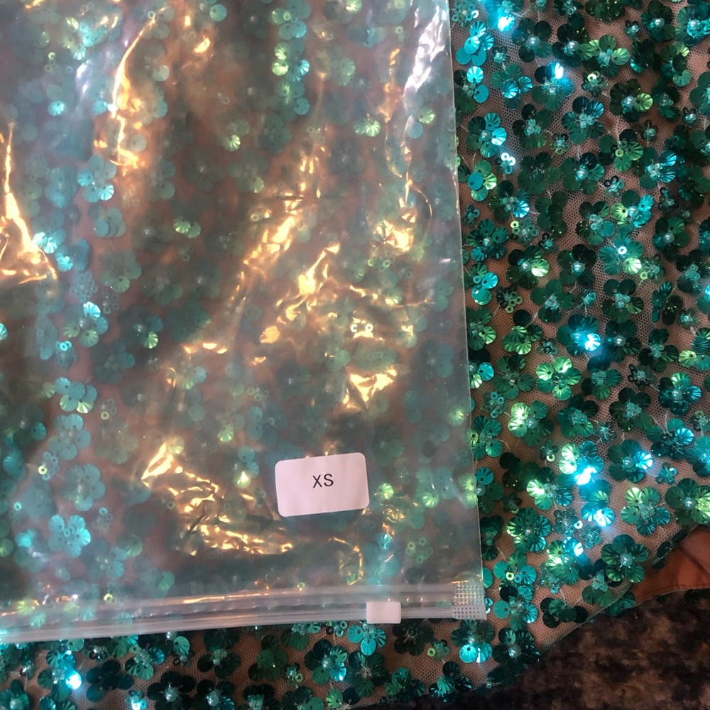 NWB Queen Of Sparkles Green/Teal Poof Sleeve Dress XS perfect for St Patrick’s! - Picture 11 of 16